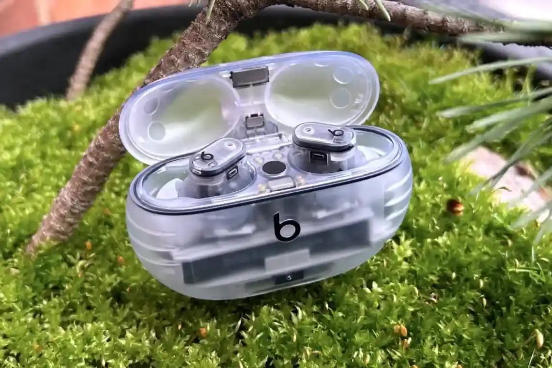 8 Gadgets Tech Transparentes do momento